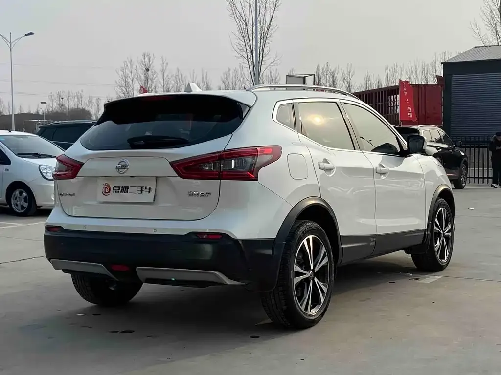 Nissan Qashqai — фото 6
