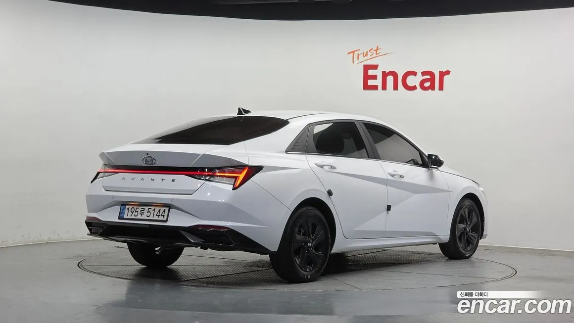 Hyundai AVANTE — фото 4