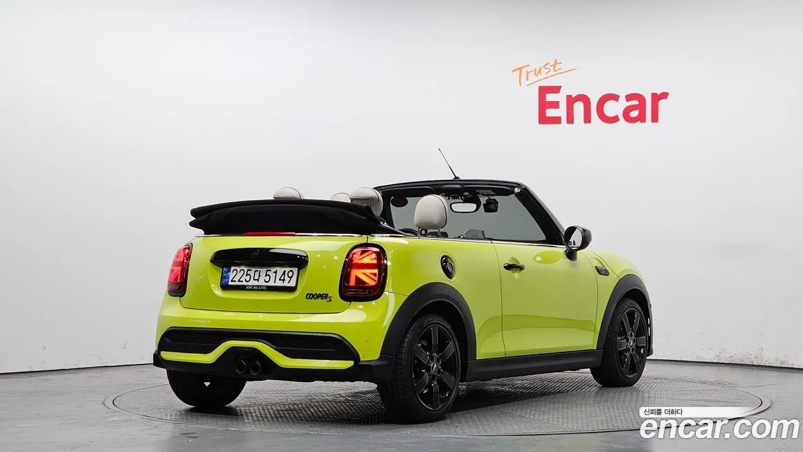 Mini Cooper Convertible — фото 10