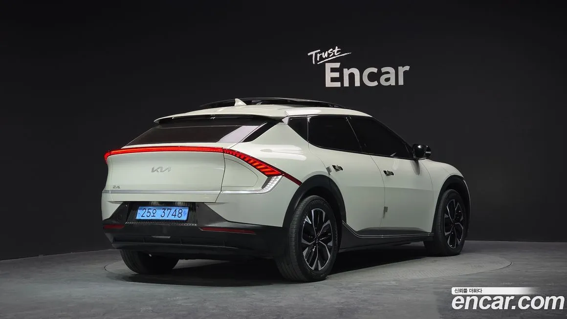 Kia EV6 — фото 8