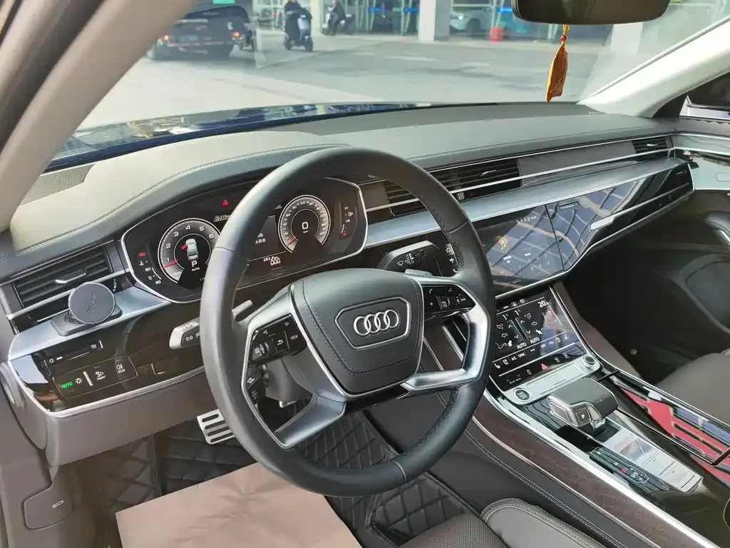 Audi A8 2023 из CN, фото 6