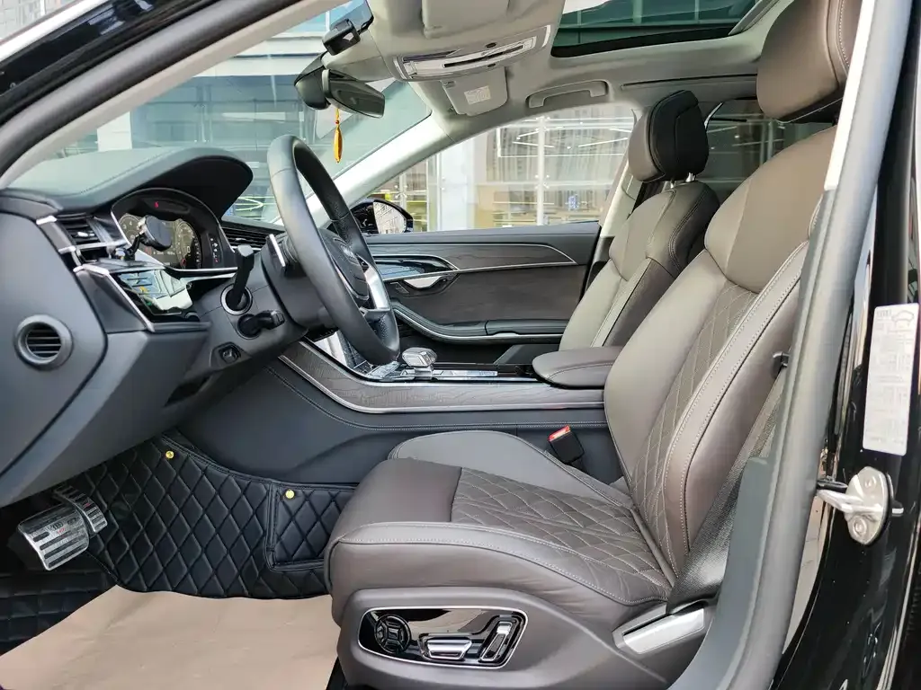 Audi A8 2023 из CN, фото 4
