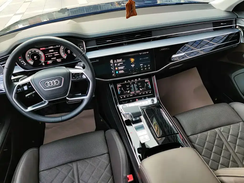 Audi A8 2023 из CN, фото 3