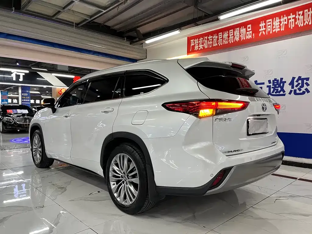 Toyota Highlander 2023 из CN, фото 10