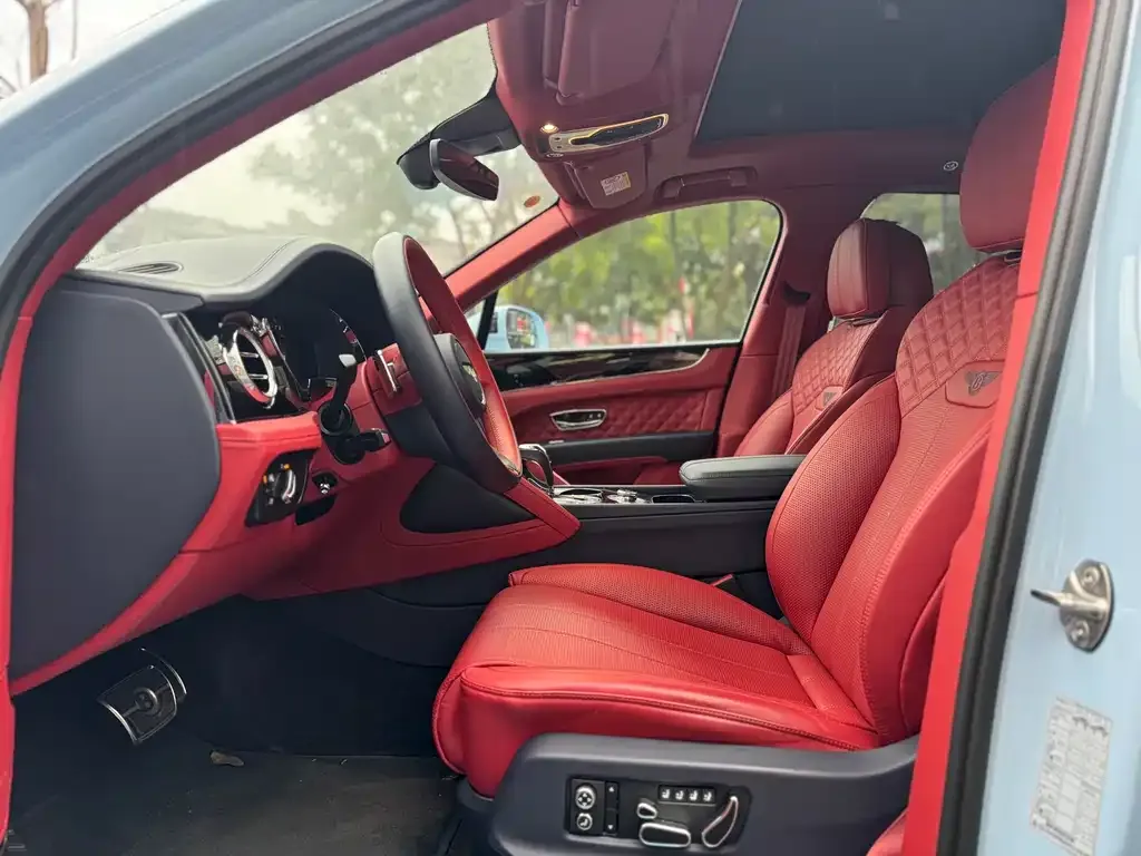 Bentley Bentayga PHEV 2021 из CN, фото 3
