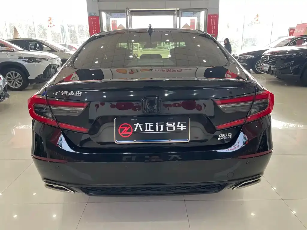 Honda Accord — фото 10