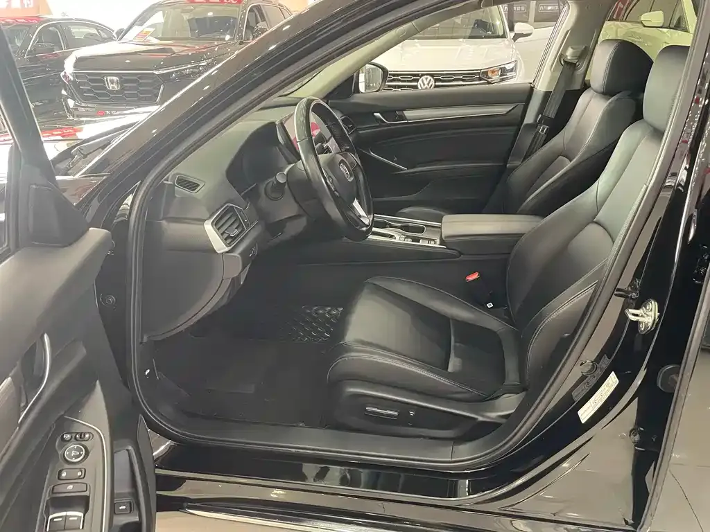 Honda Accord — фото 6