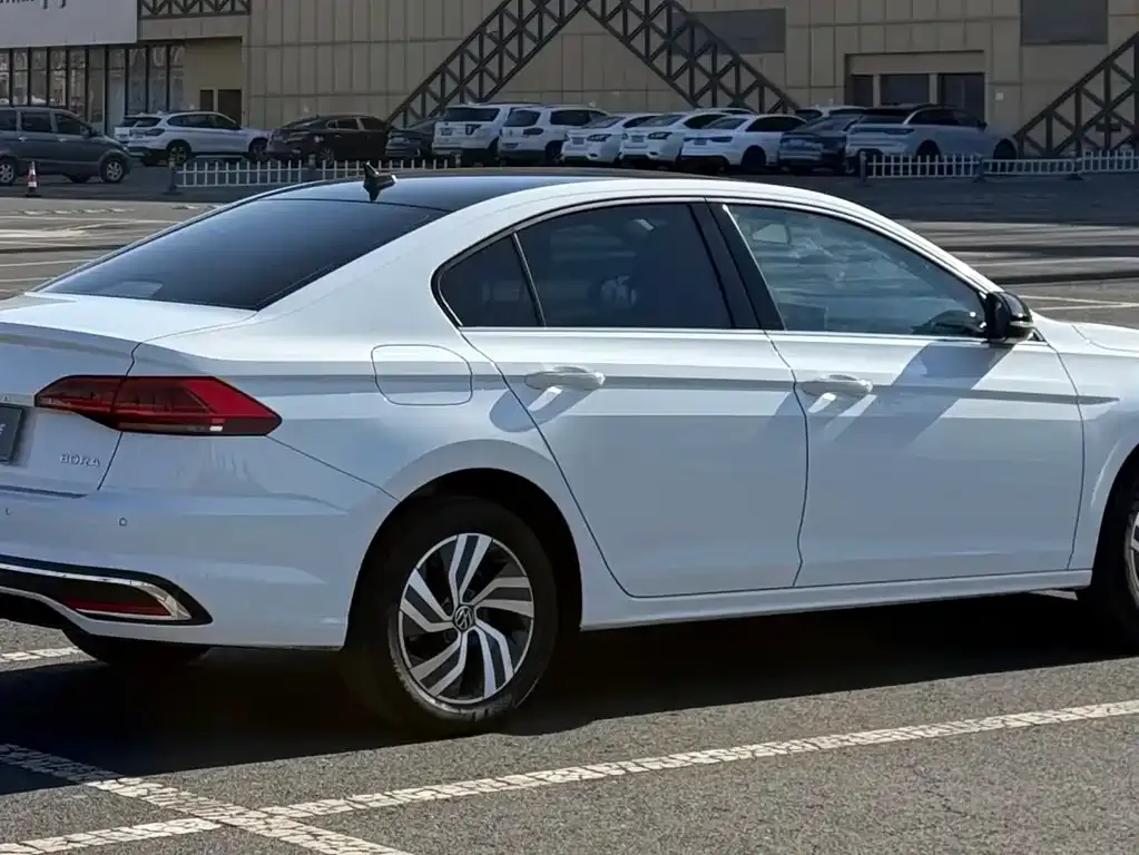 Volkswagen Bora 2023 из CN, фото 9