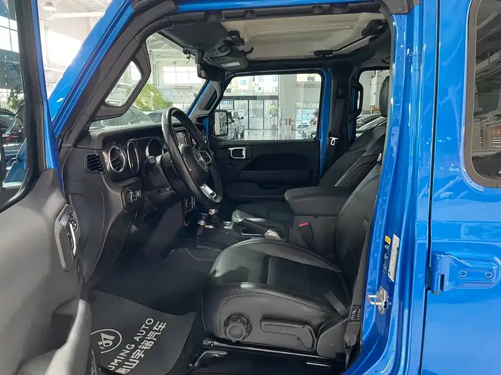 Jeep Wrangler — фото 2