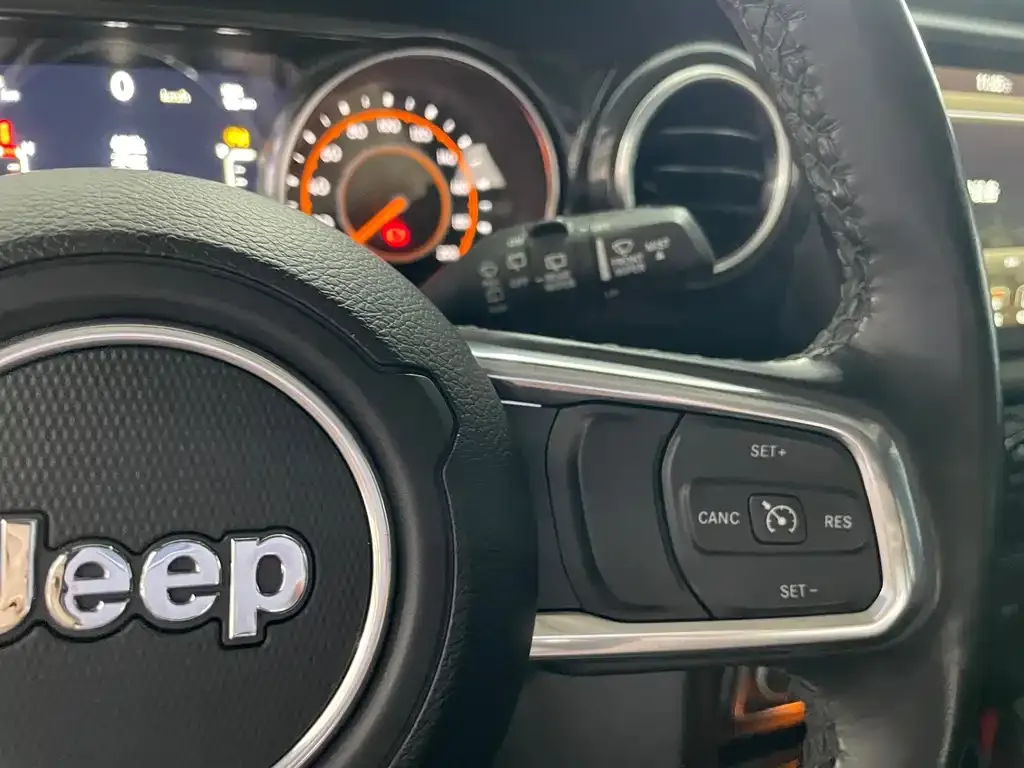 Jeep Wrangler — фото 4
