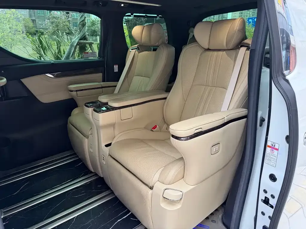 Toyota Vellfire 2021 из CN, фото 9