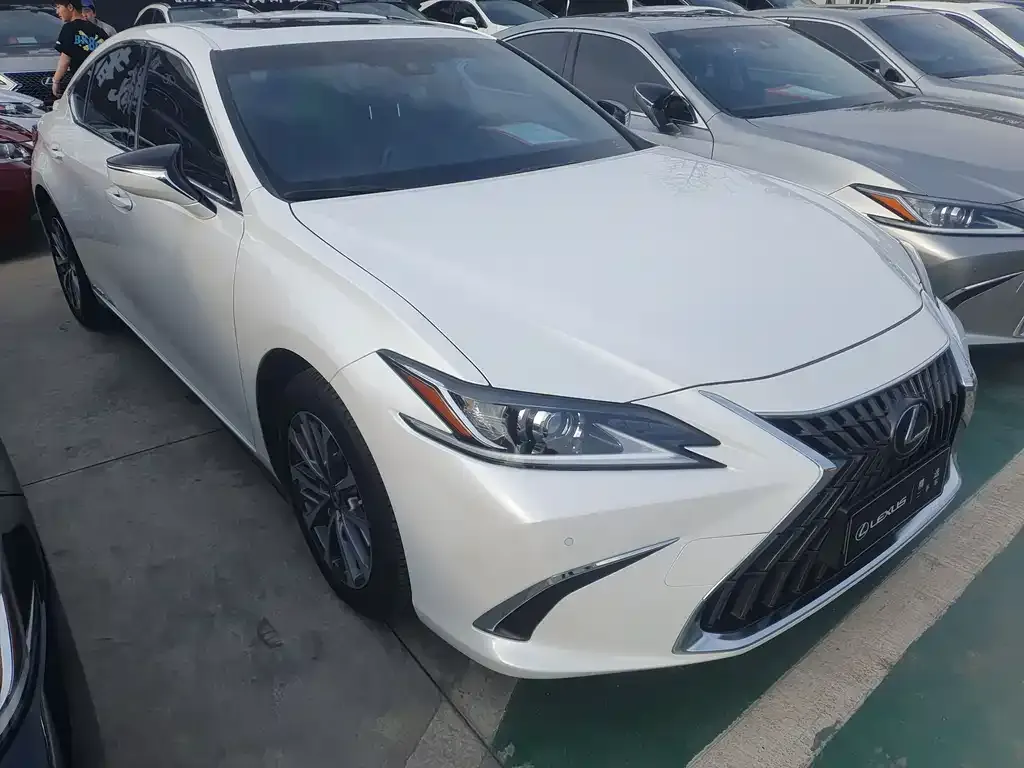 Lexus ES — фото 3