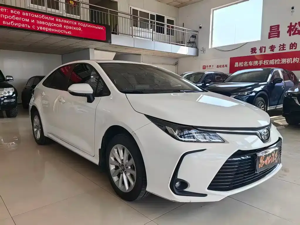 Toyota Corolla — фото 4