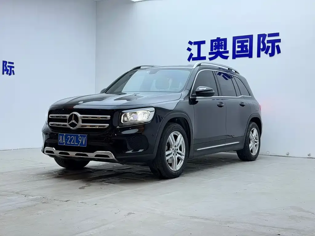 Mercedes-Benz GLB — фото 1