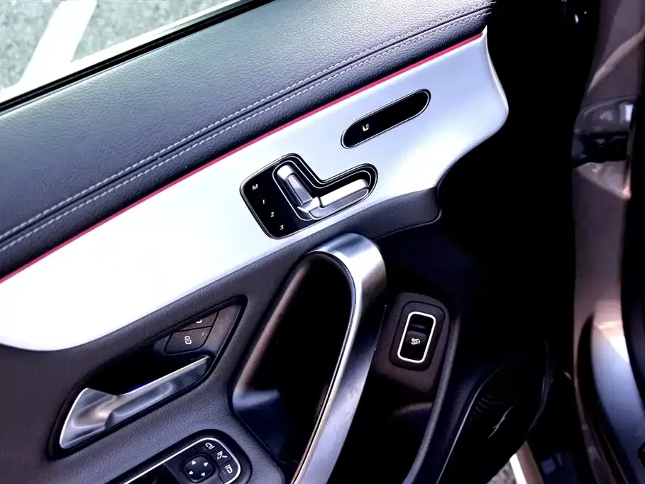Mercedes-Benz CLA AMG — фото 10