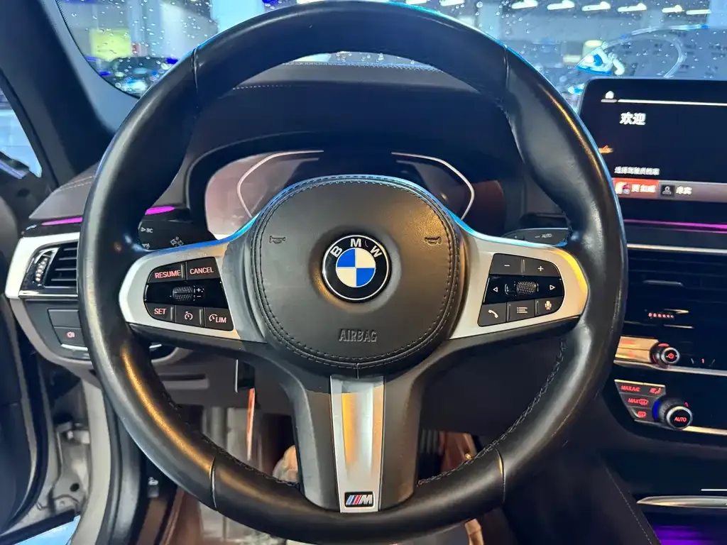 BMW 5 Series — фото 10