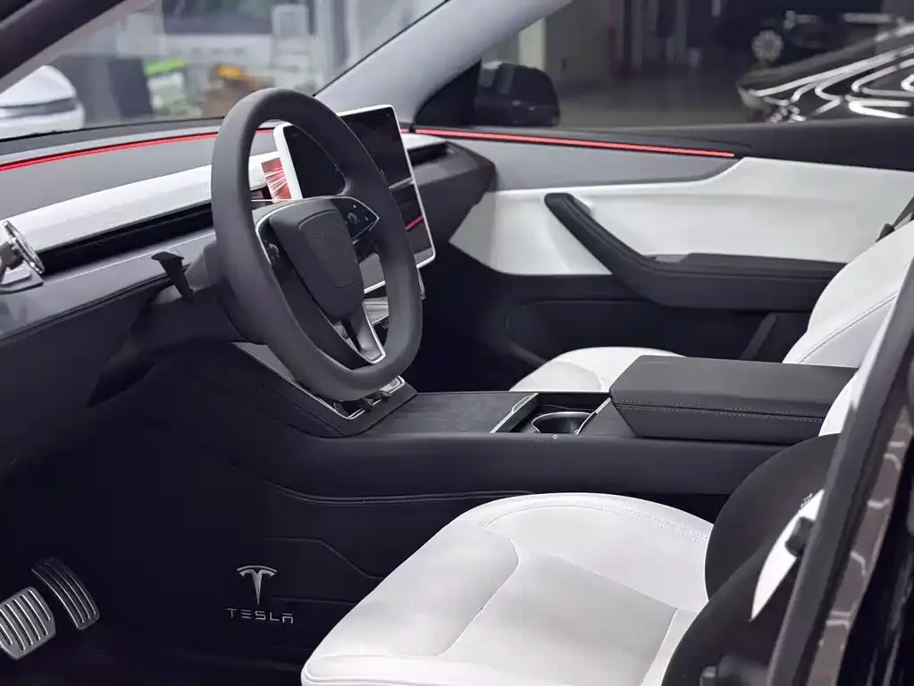 Tesla Model Y — фото 3