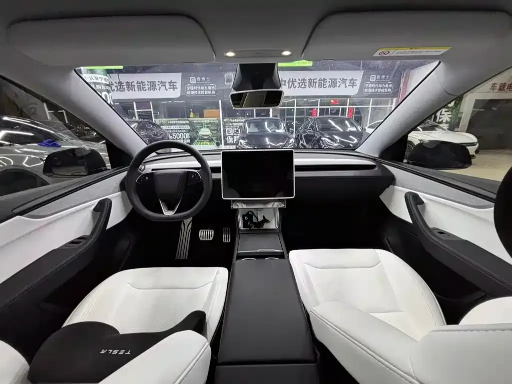 Tesla Model Y — фото 7