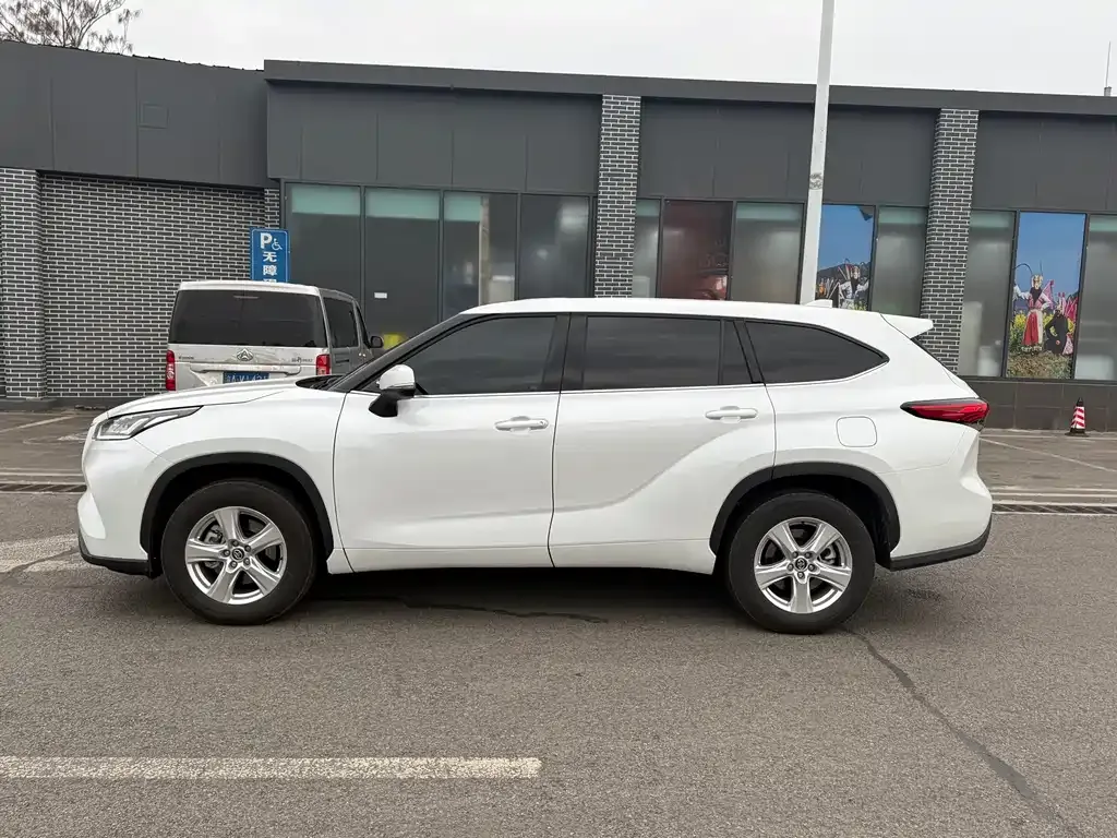 Toyota Highlander 2025 из CN, фото 7