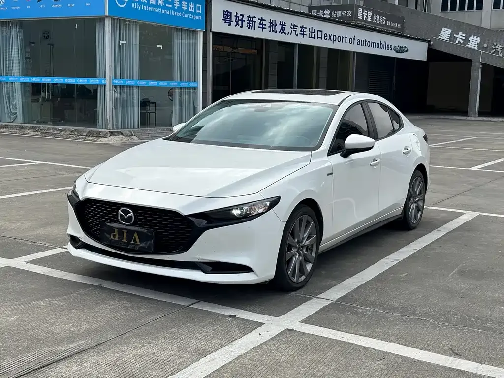 Mazda 3 Axela 2023 из CN, фото 1