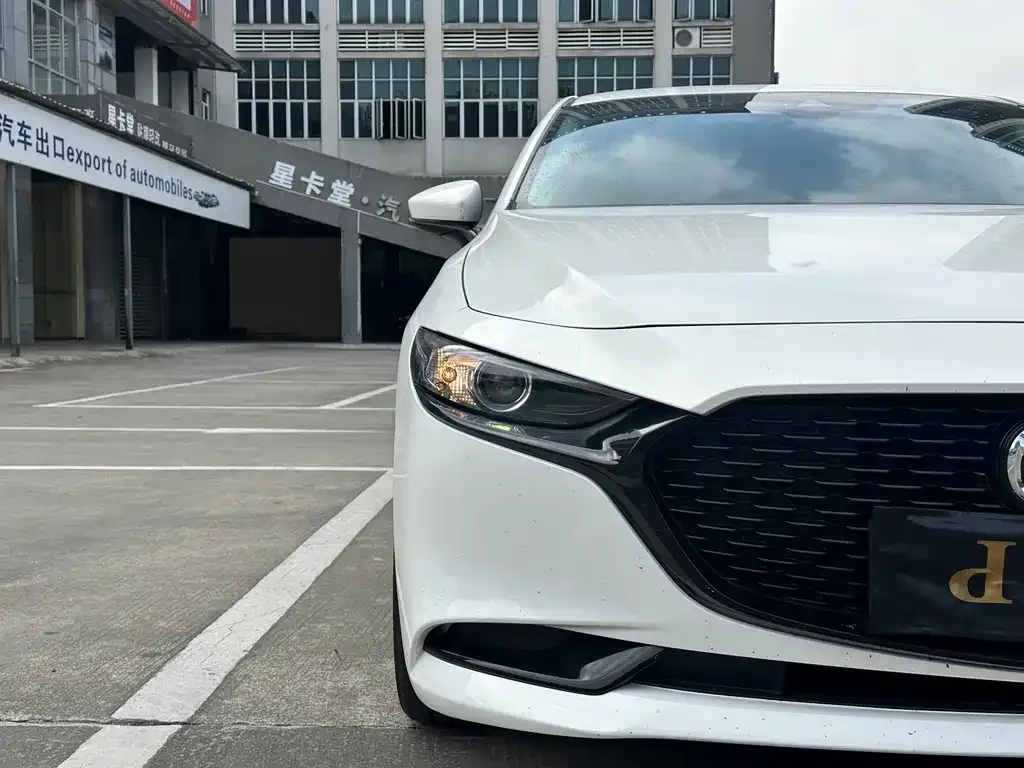 Mazda 3 Axela 2023 из CN, фото 6