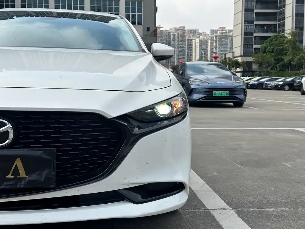 Mazda 3 Axela 2023 из CN, фото 5