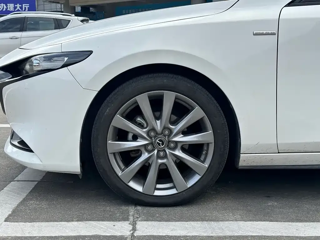 Mazda 3 Axela 2023 из CN, фото 4