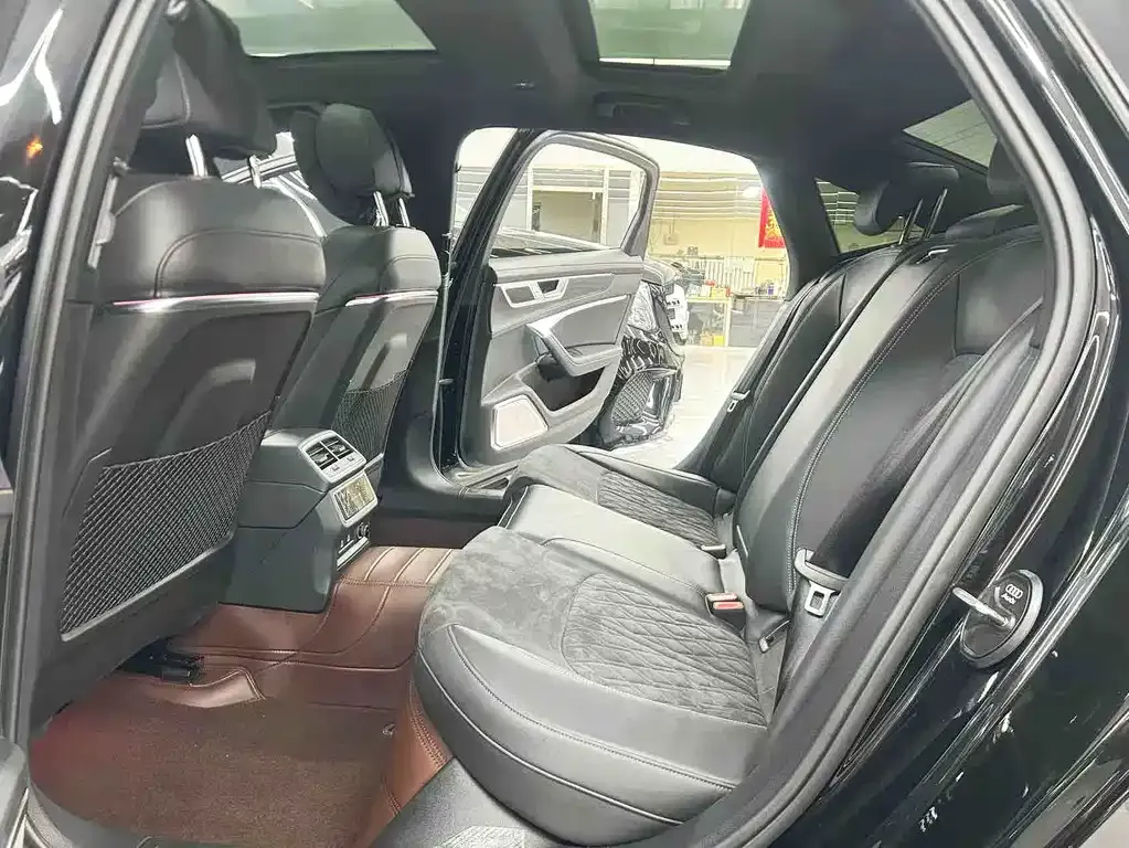Audi A6L 2024 из CN, фото 8