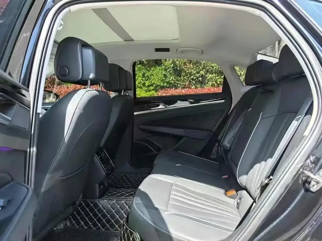 Volkswagen Passat 2024 из CN, фото 9