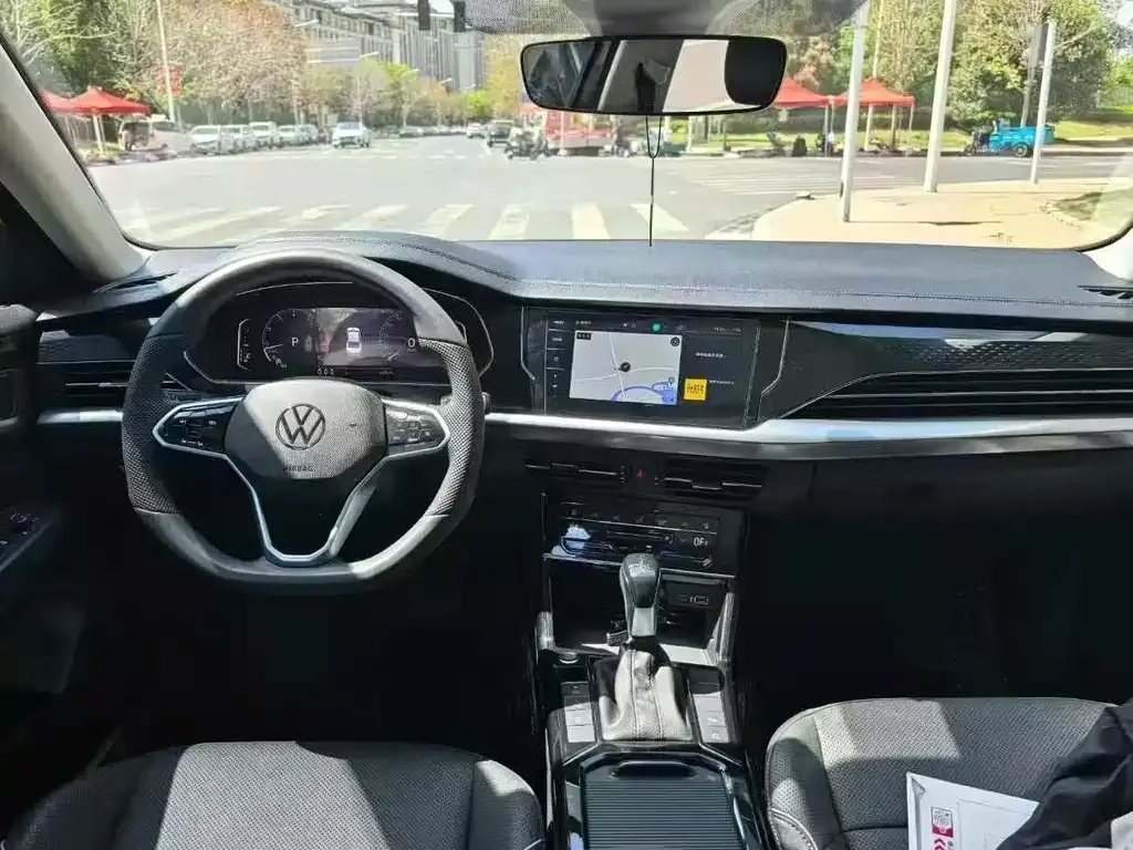 Volkswagen Passat 2024 из CN, фото 2