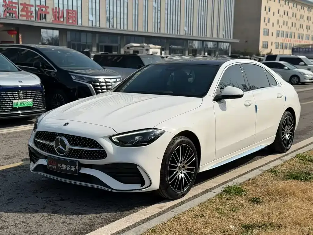 Mercedes-Benz C-Class — фото 1