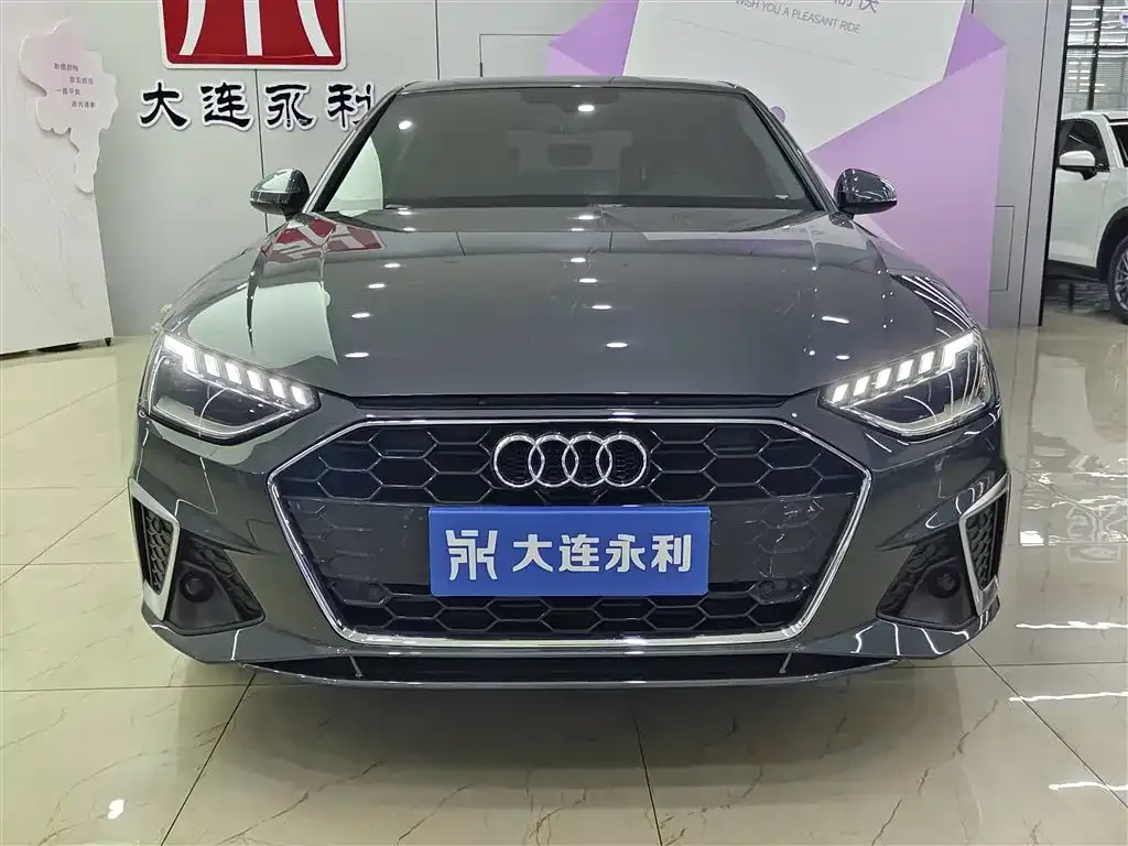 Audi A4L 2022 из CN, фото 4