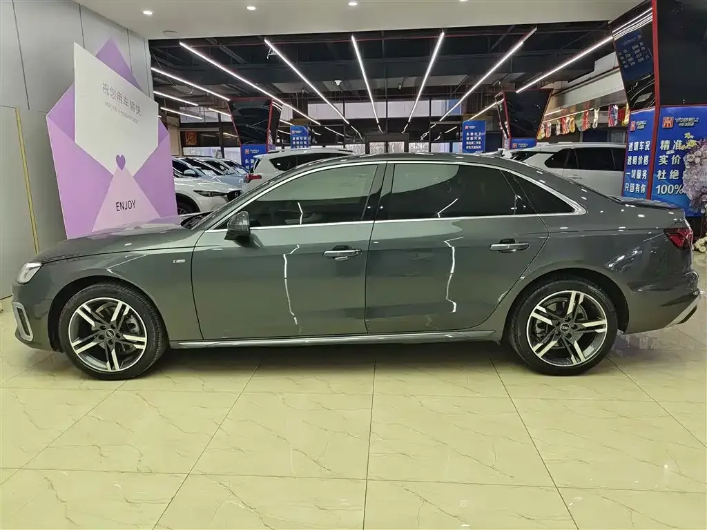 Audi A4L 2022 из CN, фото 8