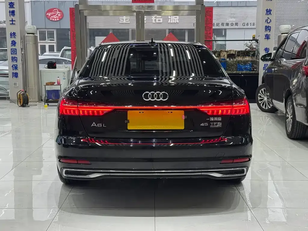 Audi A6L — фото 10