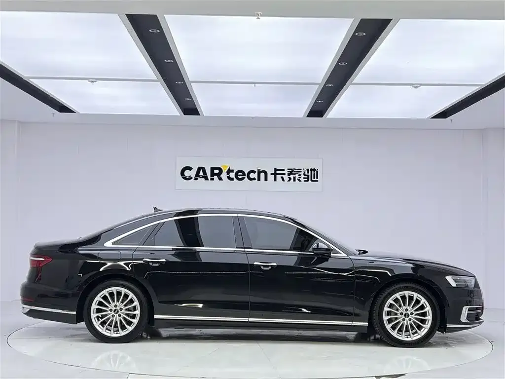 Audi A8 — фото 7