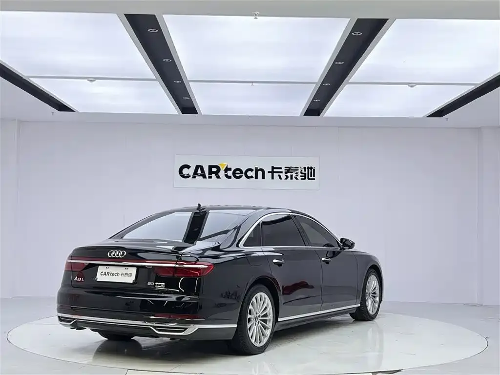 Audi A8 — фото 10