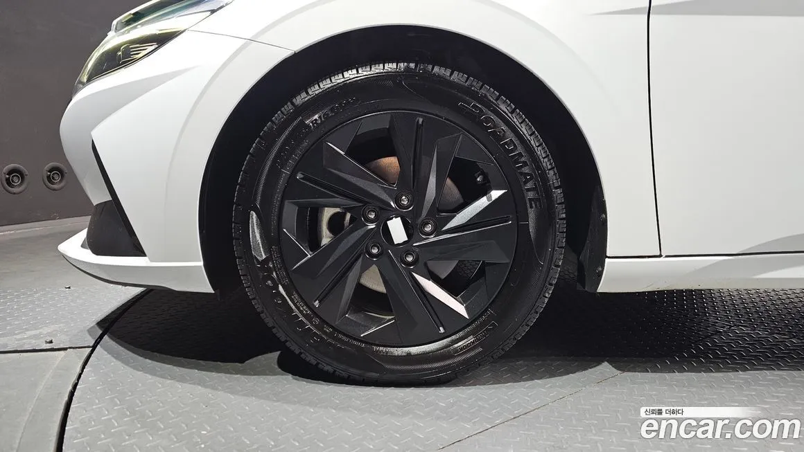 Hyundai AVANTE — фото 9