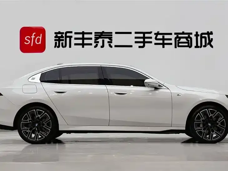 BMW 5 Series — фото 2