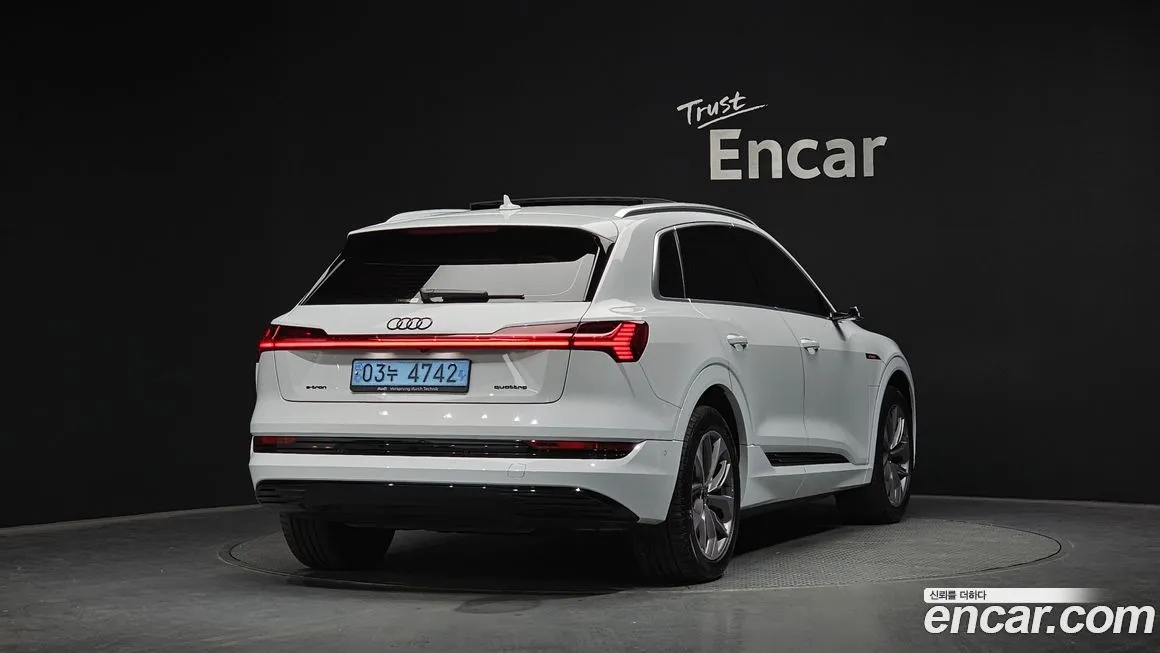 Audi e-tron 2023 из KR, фото 3