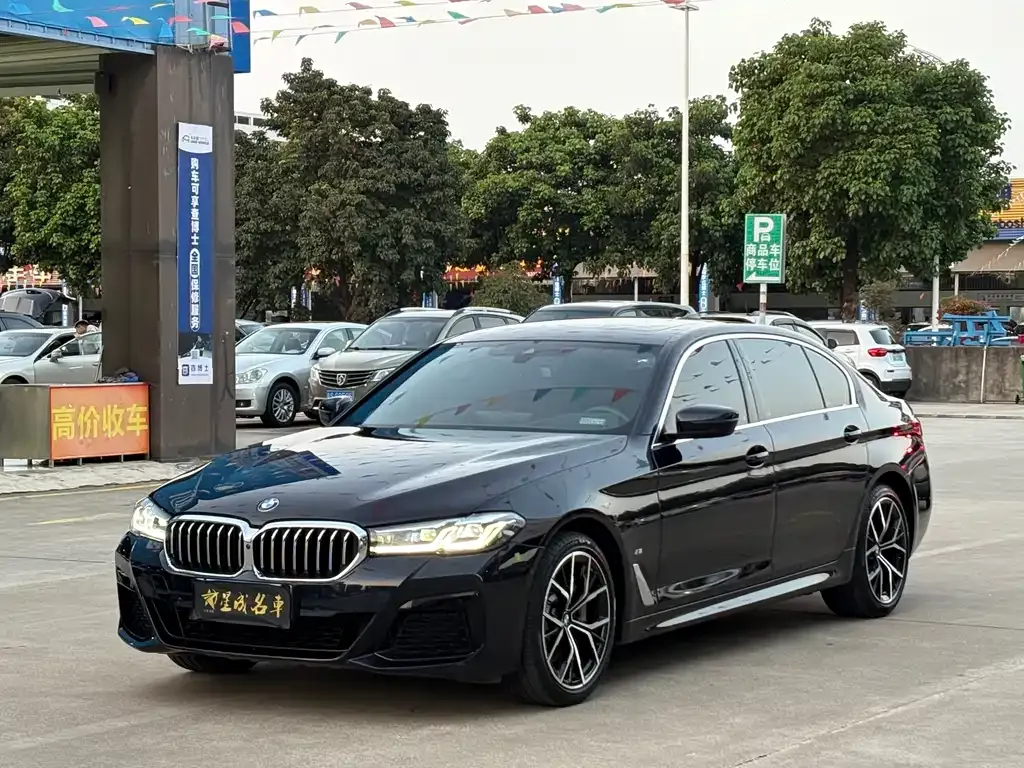 BMW 5 Series — фото 1