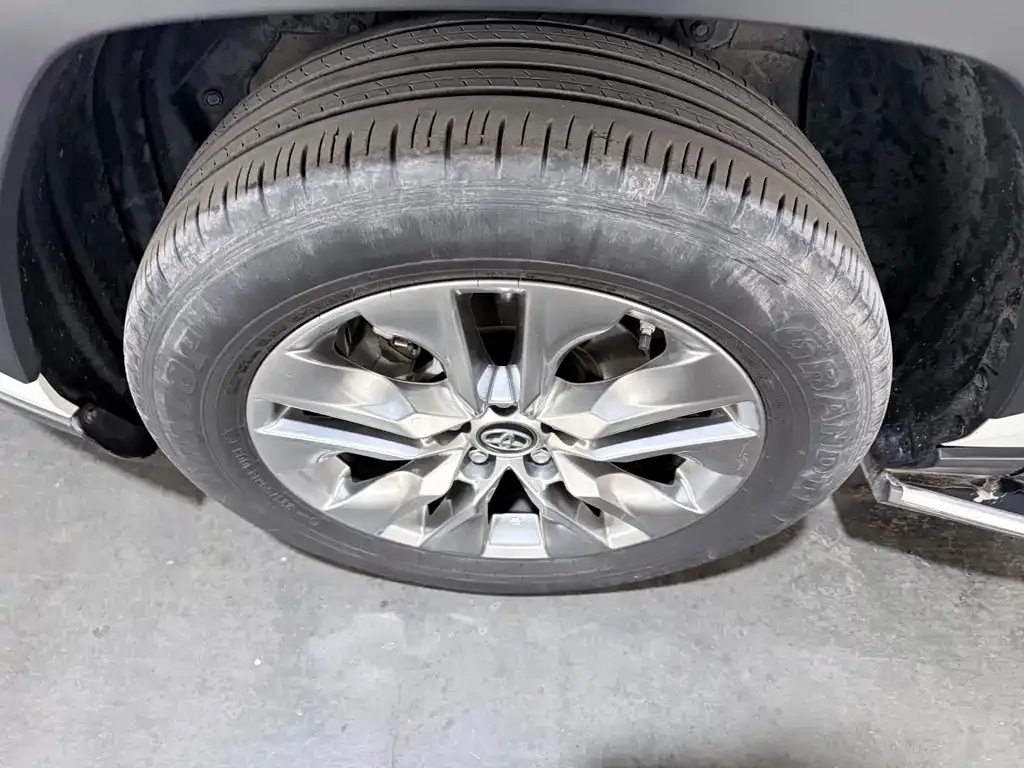 Toyota Wildlander 2023 из CN, фото 9