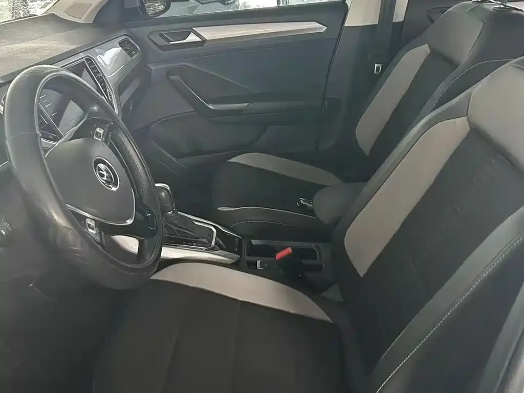 Volkswagen T-Roc 2023 из CN, фото 6