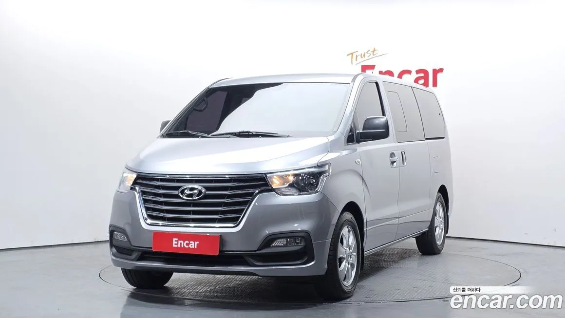 Hyundai Starex Wagon 12-Seater