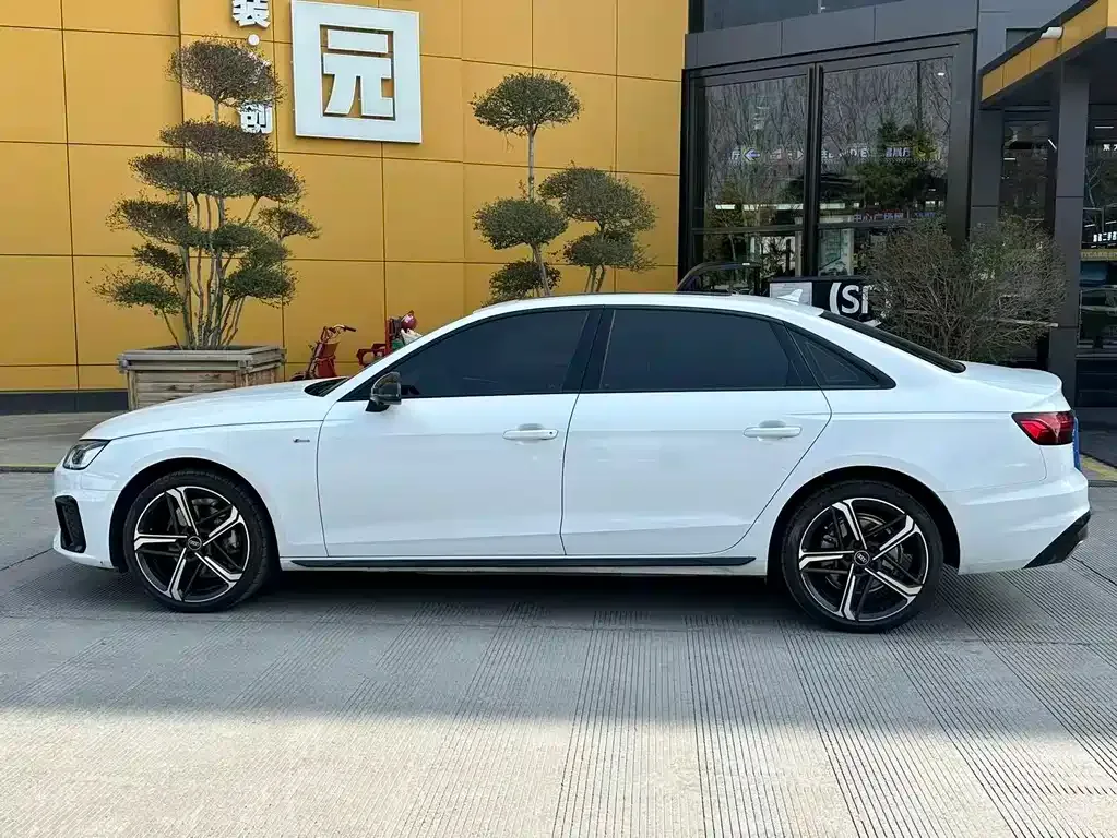 Audi A4L — фото 7