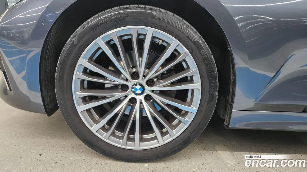 BMW 3-Series 2022 из KR, фото 2