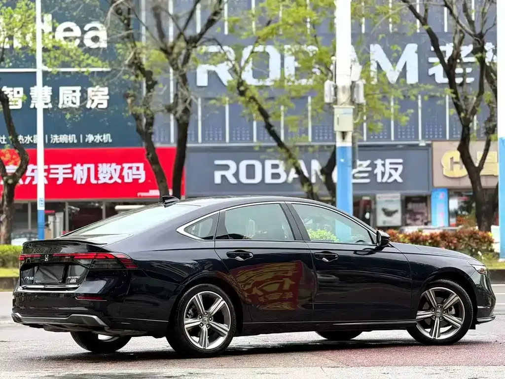 Honda Accord — фото 9