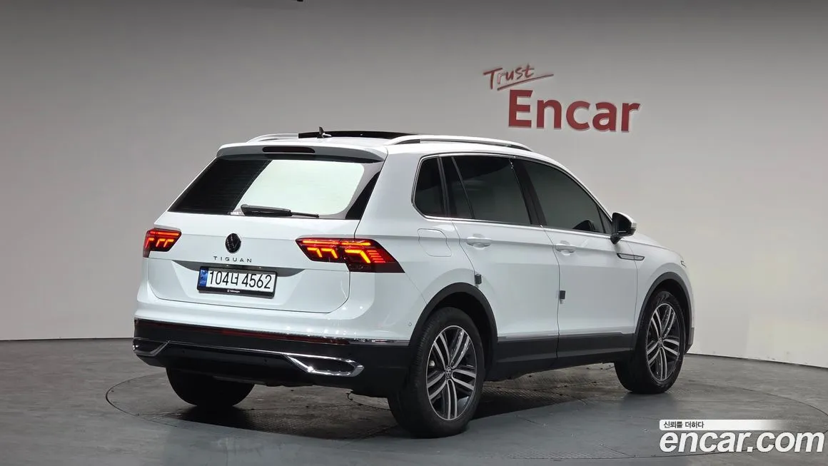 Volkswagen Tiguan — фото 2