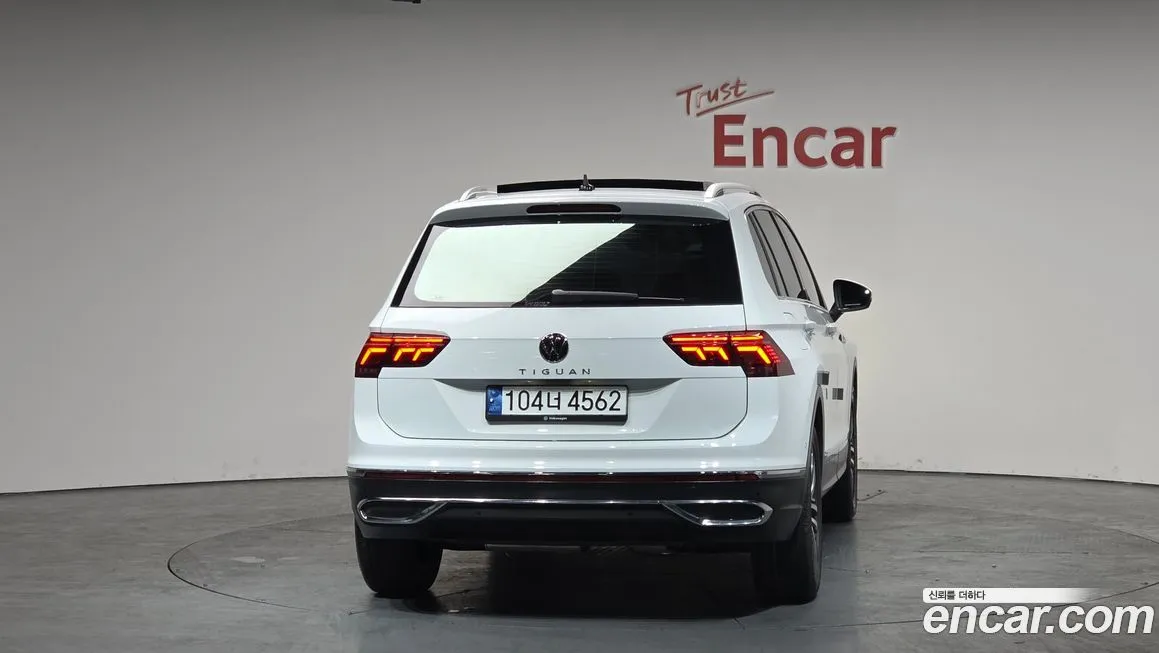 Volkswagen Tiguan — фото 4