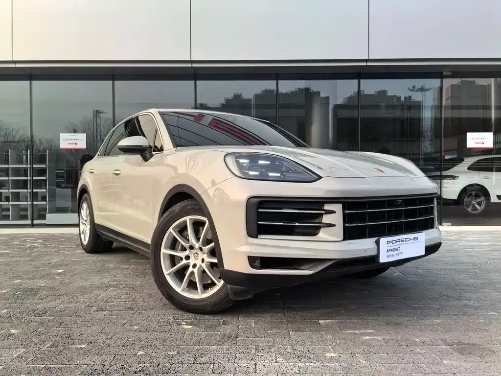 Porsche Cayenne — фото 1