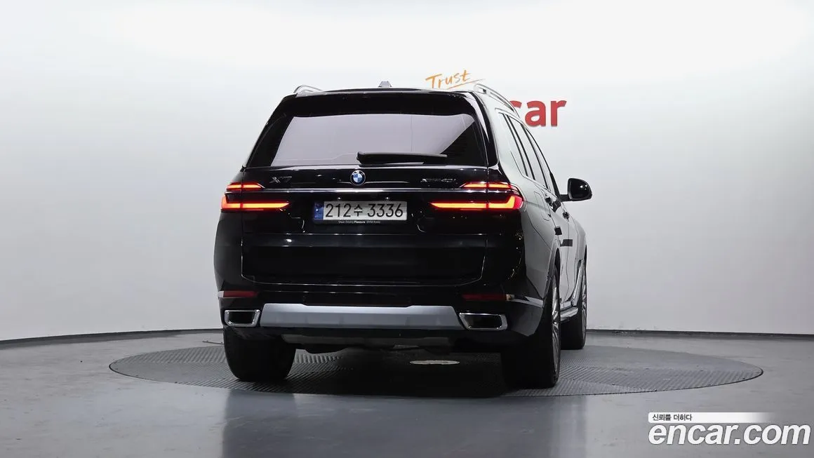 BMW X7 — фото 2